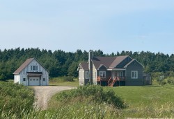 386 Ch. du Bassin  Les Îles-De-La-Madeleine, QC G4T 0B7