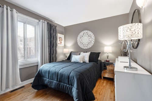 Chambre à coucher principale - 720 Rue Ste-Famille, Contrecoeur, QC - Indoor Photo Showing Bedroom