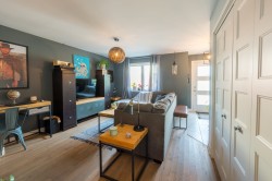 Salon - 