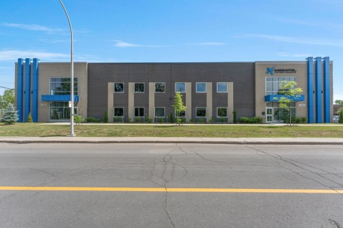 Façade - 315  - 317 Av. Avro, Pointe-Claire, QC - Outdoor