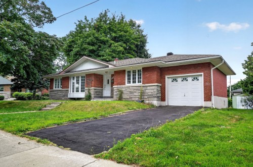 1585 Rue de Luçon  Laval (Pont-Viau), QC H7G 1N4