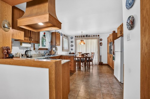 Cuisine - 1585 Rue De Luçon, Laval (Pont-Viau), QC - Indoor Photo Showing Kitchen With Double Sink