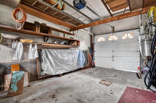 Garage - 1585 Rue De Luçon, Laval (Pont-Viau), QC - Indoor Photo Showing Garage