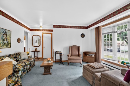 Salon - 1585 Rue De Luçon, Laval (Pont-Viau), QC - Indoor Photo Showing Living Room