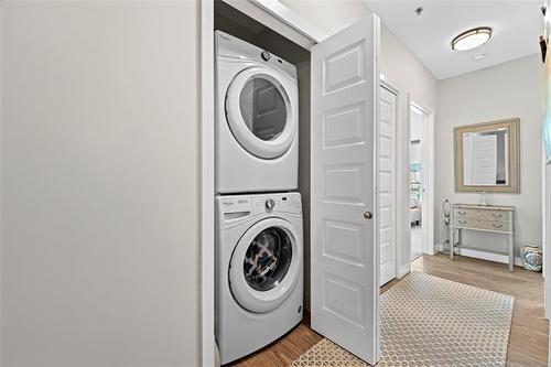 112-300 Centre St, Winnipeg, MB - Indoor Photo Showing Laundry Room