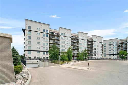 112-300 Centre St, Winnipeg, MB - Outdoor With Balcony With Facade