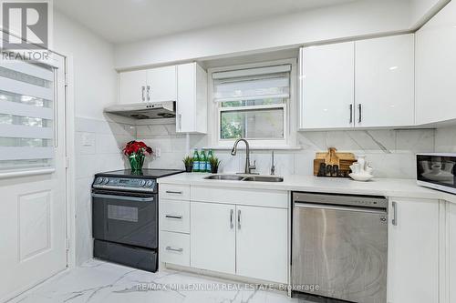 612 Appleby Line, Burlington, ON - Indoor Photo Showing Kitchen With Double Sink