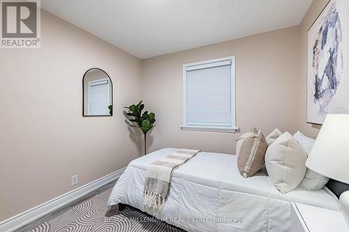612 Appleby Line, Burlington, ON - Indoor Photo Showing Bedroom