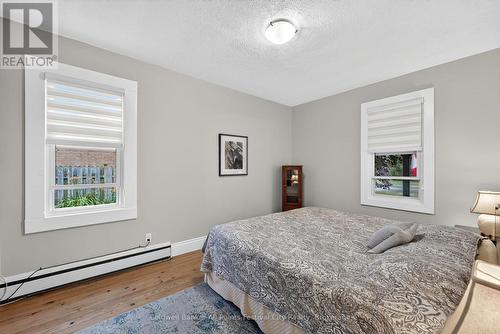 135 Essex Street, Goderich (Goderich (Town)), ON - Indoor Photo Showing Bedroom