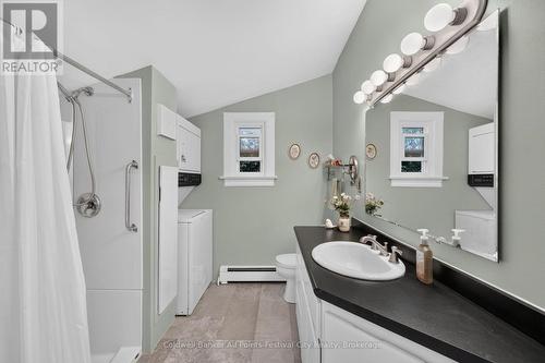 135 Essex Street, Goderich (Goderich (Town)), ON - Indoor Photo Showing Bathroom
