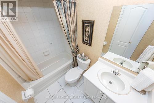 6943 Buttle Station Place, Mississauga, ON - Indoor Photo Showing Bathroom