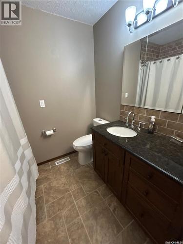 205 Schaefer Street, Richmound, SK - Indoor Photo Showing Bathroom