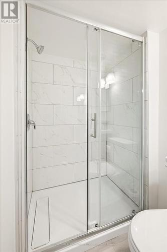 714 Frederick Street, Kitchener, ON - Indoor Photo Showing Bathroom