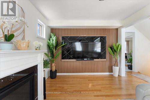 20 - 8 Wishing Well Lane, Otonabee-South Monaghan, ON - Indoor Photo Showing Living Room With Fireplace