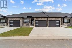 18 - 32 POSTMA STREET North Middlesex (Ailsa Craig), ON N0M 1A0