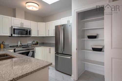 212 3805 Mont Blanc Terrace, Halifax, NS - Indoor Photo Showing Kitchen With Double Sink With Upgraded Kitchen