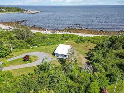 6837 Highway 3 Hunts Point, NS B0T 1G0