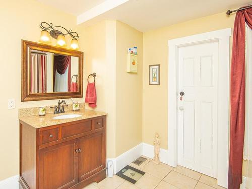 2118 Highway 1, Grosses Coques, NS - Indoor Photo Showing Bathroom