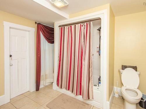 2118 Highway 1, Grosses Coques, NS - Indoor Photo Showing Bathroom