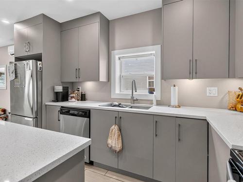 28 Pine Grove Drive, Halifax, NS - Indoor Photo Showing Kitchen With Double Sink With Upgraded Kitchen