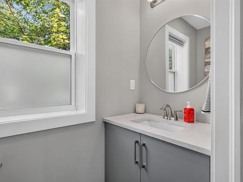 28 Pine Grove Drive, Halifax, NS - Indoor Photo Showing Bathroom