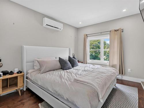 28 Pine Grove Drive, Halifax, NS - Indoor Photo Showing Bedroom