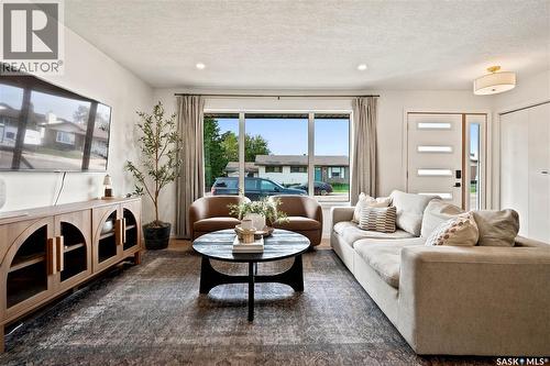 35 Kipling Avenue, Southey, SK - Indoor Photo Showing Living Room