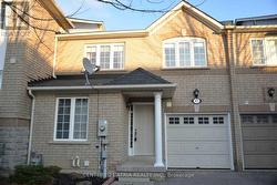 82 RED RIVER CRESCENT Newmarket, ON L3X 2R5