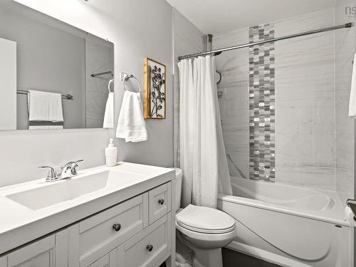 7 Shoreview Drive, Eastern Passage, NS - Indoor Photo Showing Bathroom