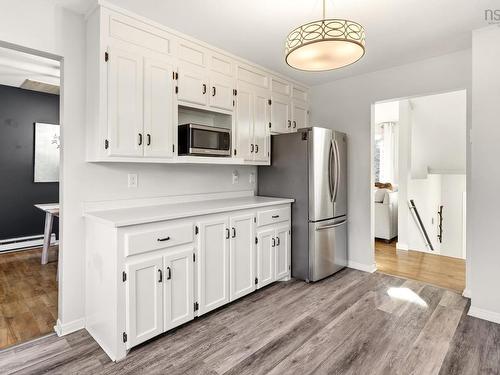 7 Shoreview Drive, Eastern Passage, NS - Indoor Photo Showing Kitchen
