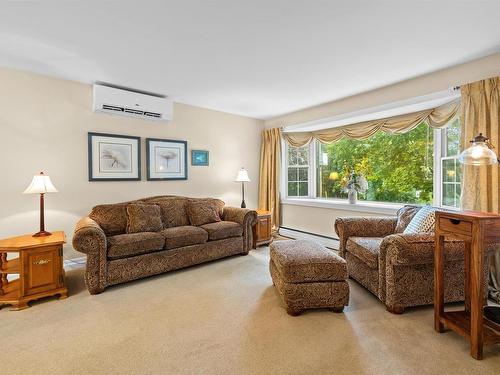 58 Skyview Drive, Charlottetown, PE - Indoor Photo Showing Living Room