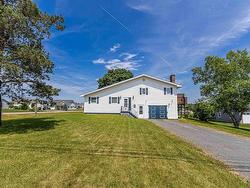 324 Kinlock Road Stratford, PE C1B 2M6