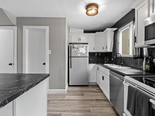 3 Osborne Avenue, Dartmouth, NS - Indoor Photo Showing Kitchen With Double Sink