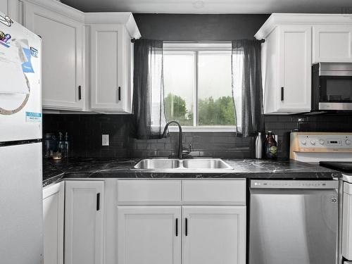 3 Osborne Avenue, Dartmouth, NS - Indoor Photo Showing Kitchen With Double Sink
