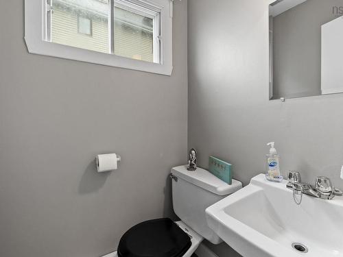 3 Osborne Avenue, Dartmouth, NS - Indoor Photo Showing Bathroom