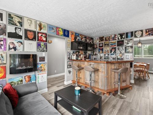 3 Osborne Avenue, Dartmouth, NS - Indoor Photo Showing Living Room