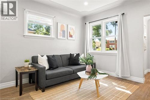 714 Frederick Street, Kitchener, ON - Indoor Photo Showing Living Room