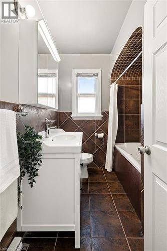 714 Frederick Street, Kitchener, ON - Indoor Photo Showing Bathroom