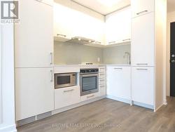 2416 - 87 PETER STREET Toronto, ON M5V 2G4