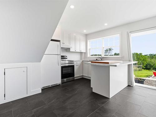 1368 Highway 208, Simpsons Corner, NS - Indoor Photo Showing Kitchen