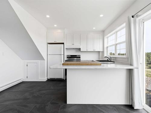 1368 Highway 208, Simpsons Corner, NS - Indoor Photo Showing Kitchen