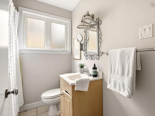 104 Joffre Street, Dartmouth, NS - Indoor Photo Showing Bathroom