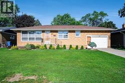 23 Garrison AVENUE Leamington, ON N8H 2P1