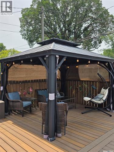 304 4Th Avenue Se, Swift Current, SK - Outdoor With Deck Patio Veranda With Exterior