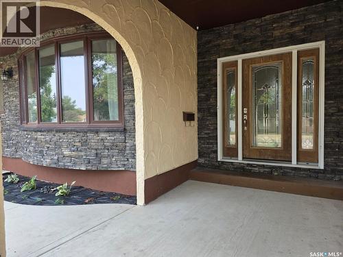 304 4Th Avenue Se, Swift Current, SK - Outdoor