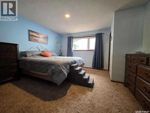 304 4Th Avenue Se, Swift Current, SK - Indoor Photo Showing Bedroom