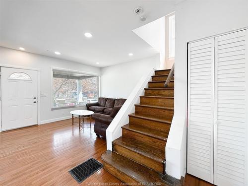 421 Hall, Windsor, ON 
