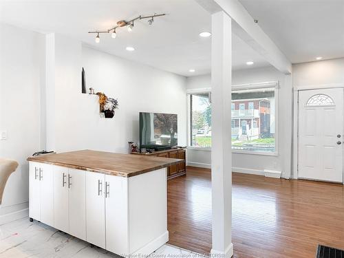 421 Hall, Windsor, ON 