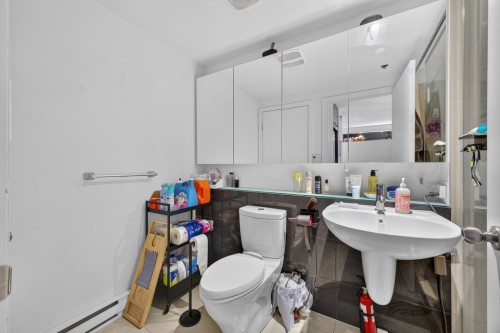 Bathroom - 759-1414 Rue Chomedey, Montréal (Ville-Marie), QC - Indoor Photo Showing Bathroom
