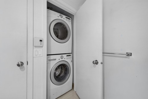 Laundry - 759-1414 Rue Chomedey, Montréal (Ville-Marie), QC - Indoor Photo Showing Laundry Room